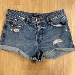 Express boyfriend midi Jean shorts